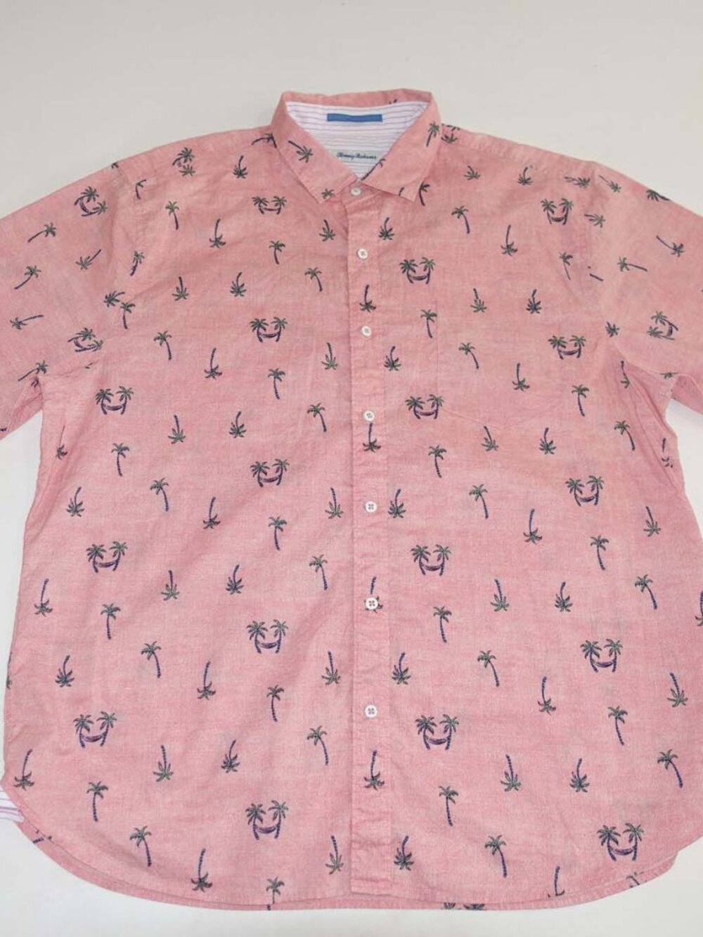 Tommy Bahama Men's Hawaiian Shirt Size XL Short Sleeves Pink Palm Trees Cotton